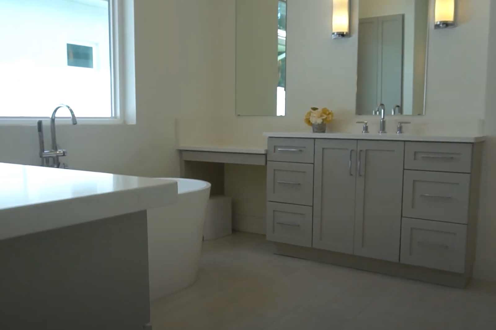 bathroom-tampa-cabinets-custom-diseno-banos-renovacion-cocinas